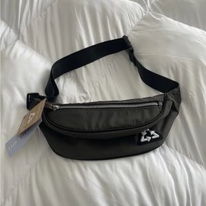 Madden Girl Women’s  Fanny Pack  | Olive